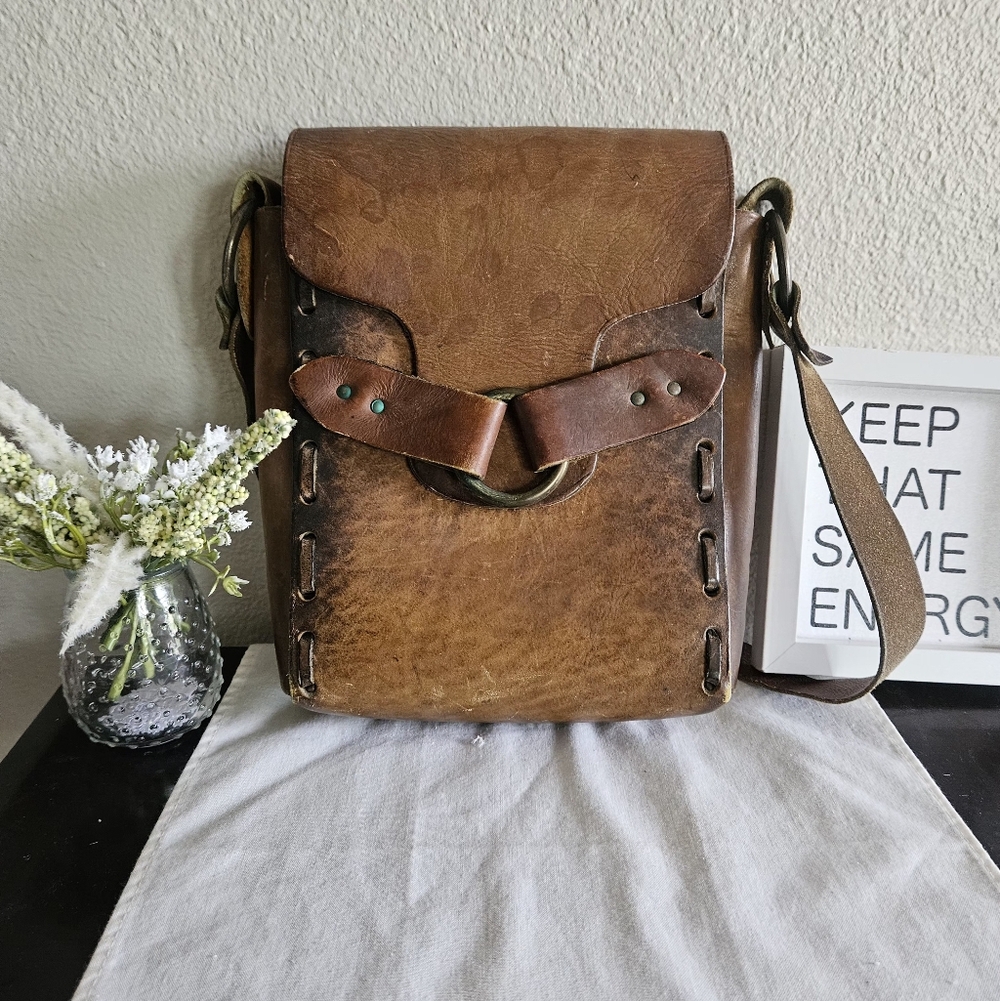 Vintage Brown Leather Crossbody Bag - Picture 2 of 11